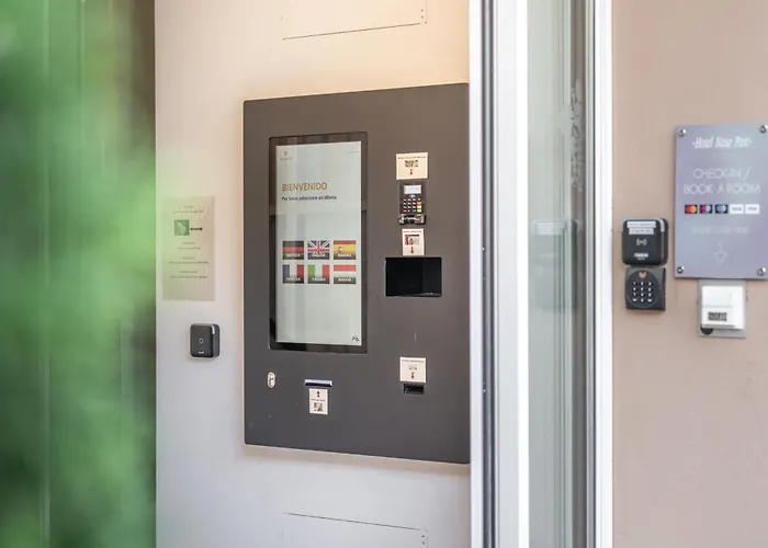 Neue Post I Self Check-in